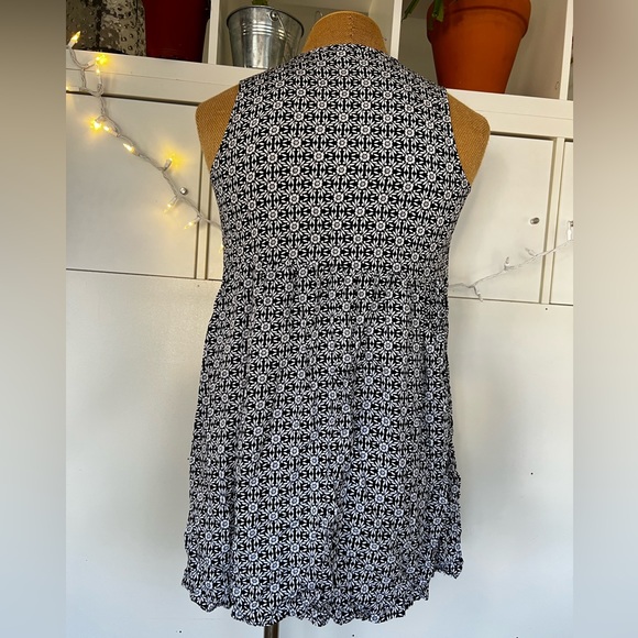 Old navy Women’s top - Picture 4 of 4